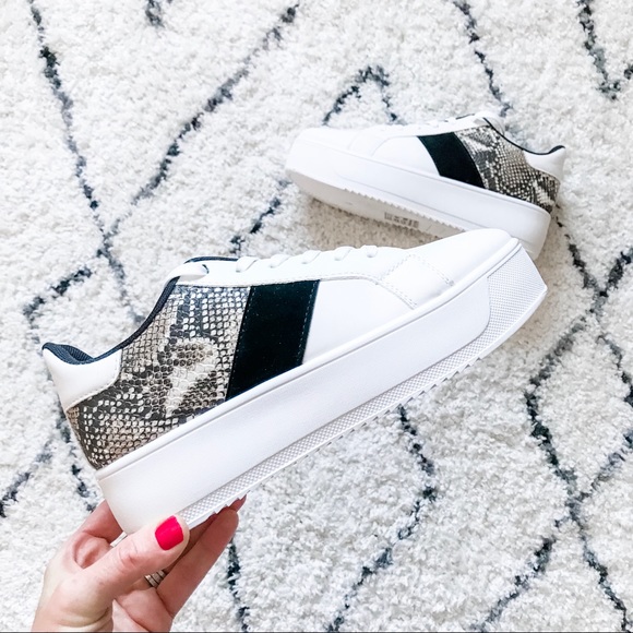 1 LEFT!!! 5⭐️ Snakeskin Platform Animal Sneakers - Picture 3 of 8